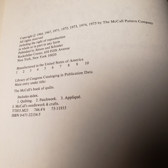 Vintage The McCall's Book of Quilts 1975 - Picture 6 of 16